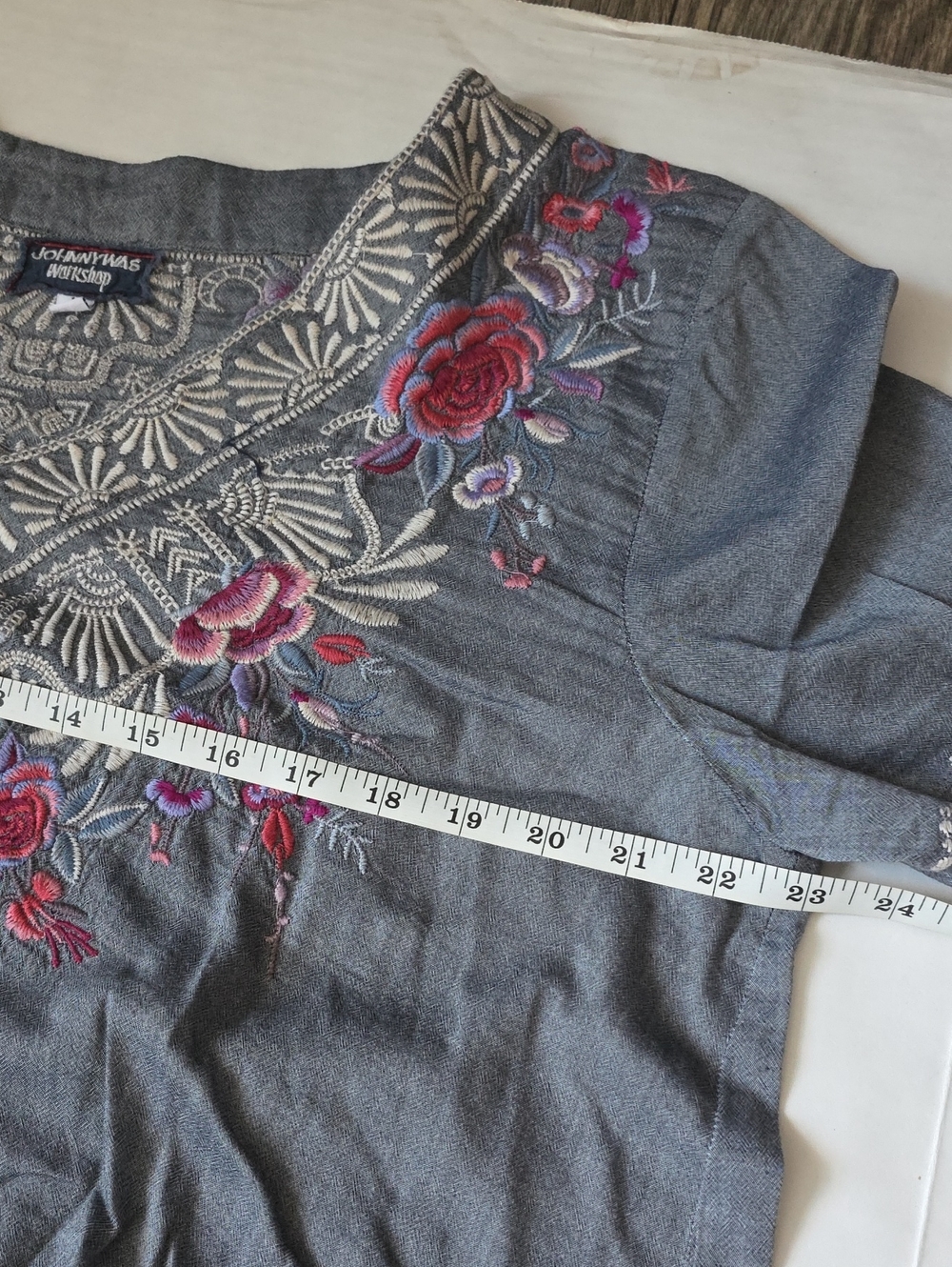 JHONNY WAS SIZE L Embroidered Blue Tunic with Pink Floral Design GREAD CONDITION - Picture 12 of 14